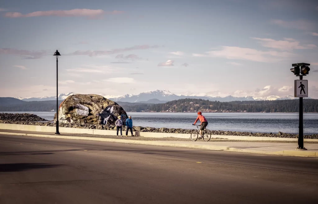 Walkers and Cyclists on the Sea Walk | Destination Campbell River